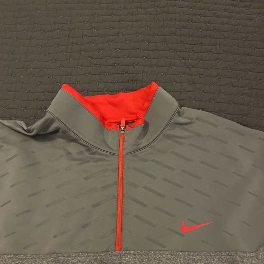 Nike Golf Therma-Fit Tour Performance 1/4 Zip Pullover Gray with Red. XXL - Picture 3 of 4